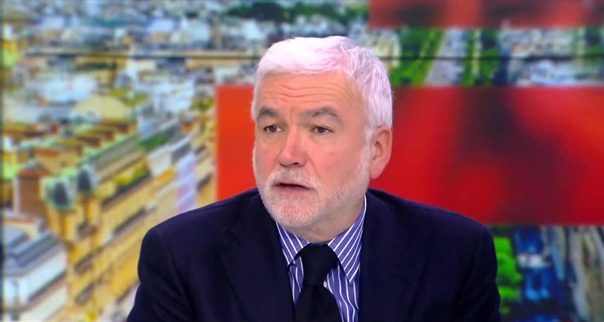 « Ça ne se reproduira plus » : Pascal Praud s’excuse en direct après une confusion sur CNews (18 novembre 2025)