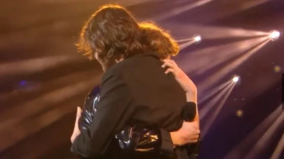 « Un tourbillon d’émotion » : Neven et Elliot bouleversent "The Voice" dans une battle inoubliable
