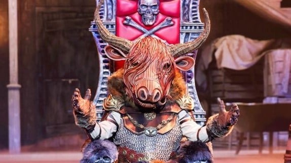 Mask Singer Saison 7 : Qui se cache derrière le Bison ? Indices et hypothèses