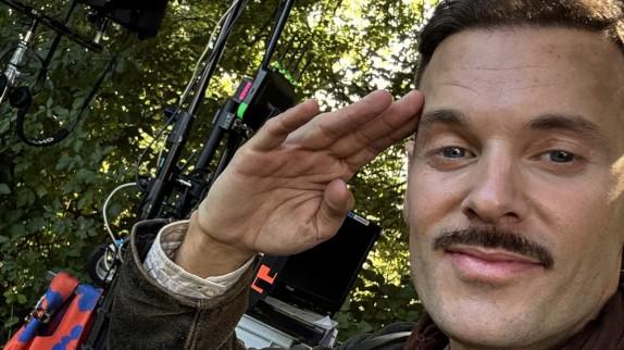 Polémique autour du téléfilm d’Oradour-sur-Glane : M. Pokora au cœur d’un débat mémoriel