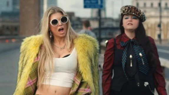 Fergie signe son grand retour avec un clip explosif