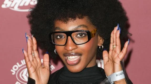 Ebony (Star Academy) dévoile 'Rage', un single engagé et explosif