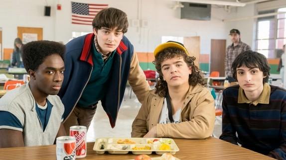 Cette star de Stranger Things annonce un concert solo à Paris en 2025