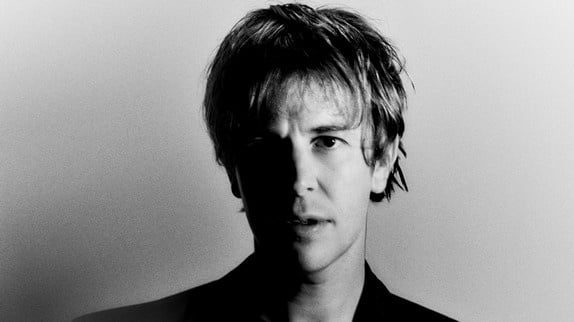 Interview exclusive de Tom Odell : Sa carrière, son inspiration et ses collaborations