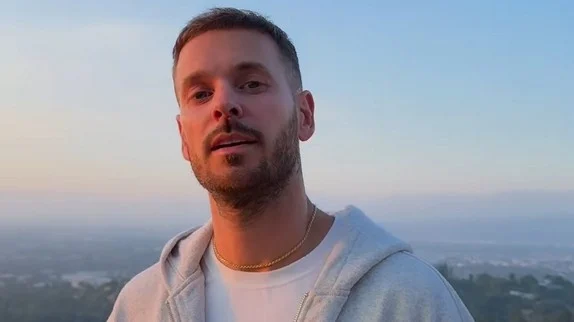 M. Pokora déclare son amour à Christina Milian avec son single "Mille fois"