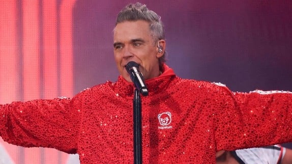 Robbie Williams fend l'armure sur un nouveau single poignant