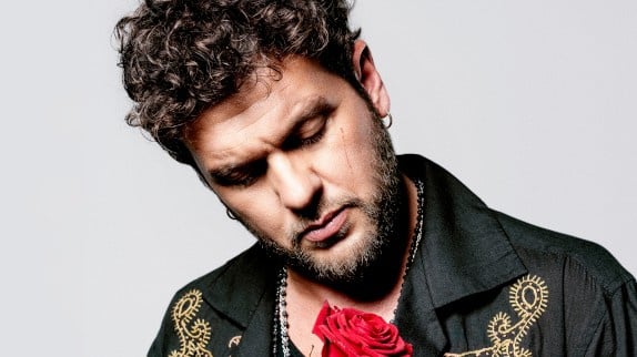 Claudio Capéo — "Madame" : retour émouvant et single intense | Analyse, paroles & tournée