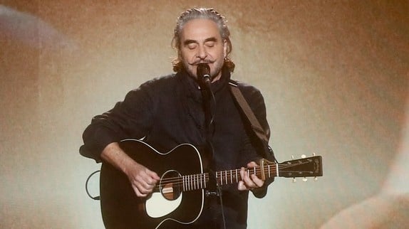 Stephan Eicher : "Poussière d'or" — le single de la rentrée qui touche les cœurs | Écoutez maintenant