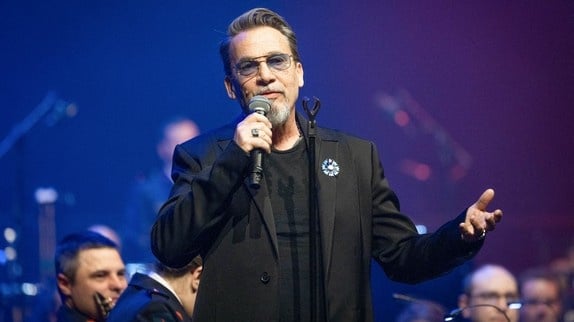 Florent Pagny : nouvelle tournée, nouvel album et la question des téléphones au concert