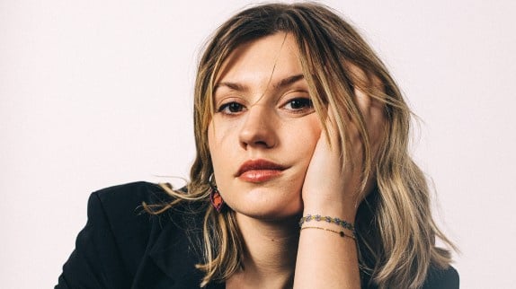 Le nouveau single de Marine choisi comme générique d’un film événement