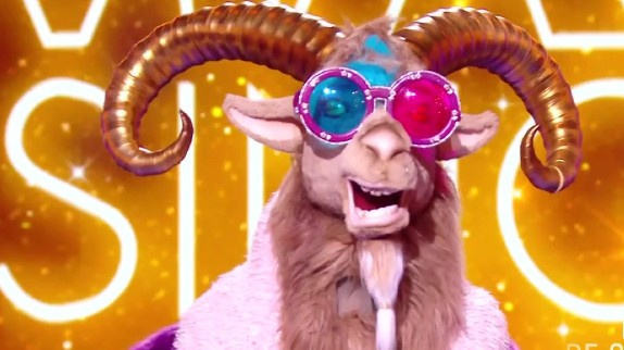Mask Singer : la star internationale sous le costume du Bouc dévoilée