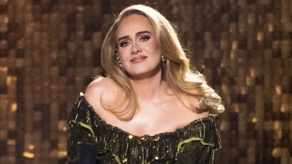 Adele au Super Bowl 2026 ? Indices, rumeurs et analyses