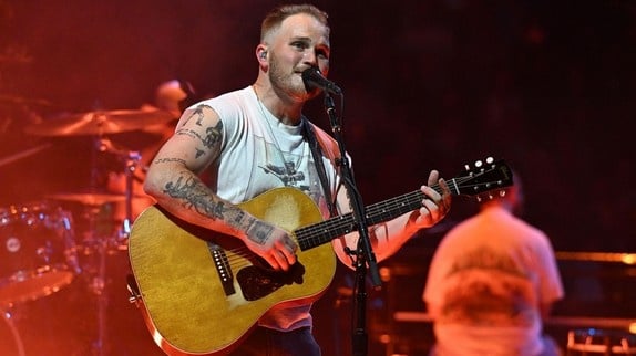 Zach Bryan bat un record historique d'affluence aux États-Unis