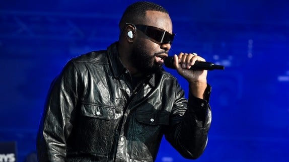 Gims réinterprète “Foule sentimentale” : découvrez son nouveau single “Sentimental”