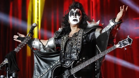 Gene Simmons de Kiss : Accident de Voiture et Distinction au Kennedy Center Honors