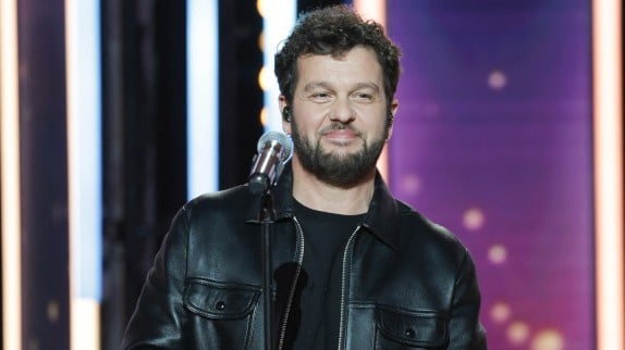 Claudio Capéo : "Rêve", un single électro inattendu avec Joseph Kamel et Mosimann