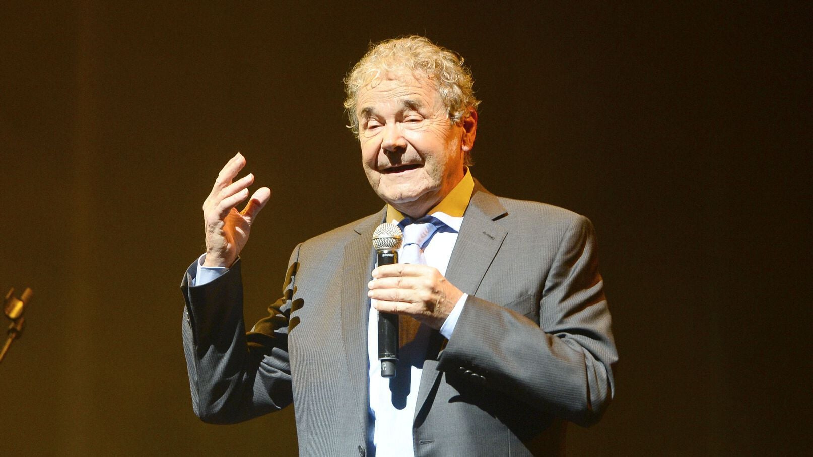 Pierre Perret critique Rima Hassan : l’artiste en colère sur Facebook