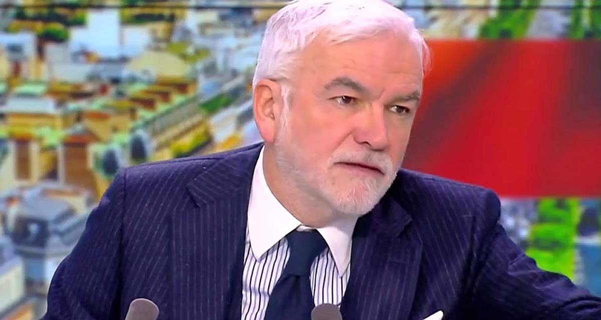 « Fermez votre gueule ! » : Pascal Praud déchaîné contre Macron sur CNews