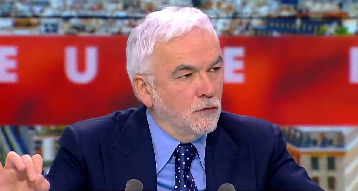 Pascal Praud Déprimé par l'Annonce Explosive d'Éric Naulleau sur CNews : Retour Triomphal de L'Heure des Pros en 2025