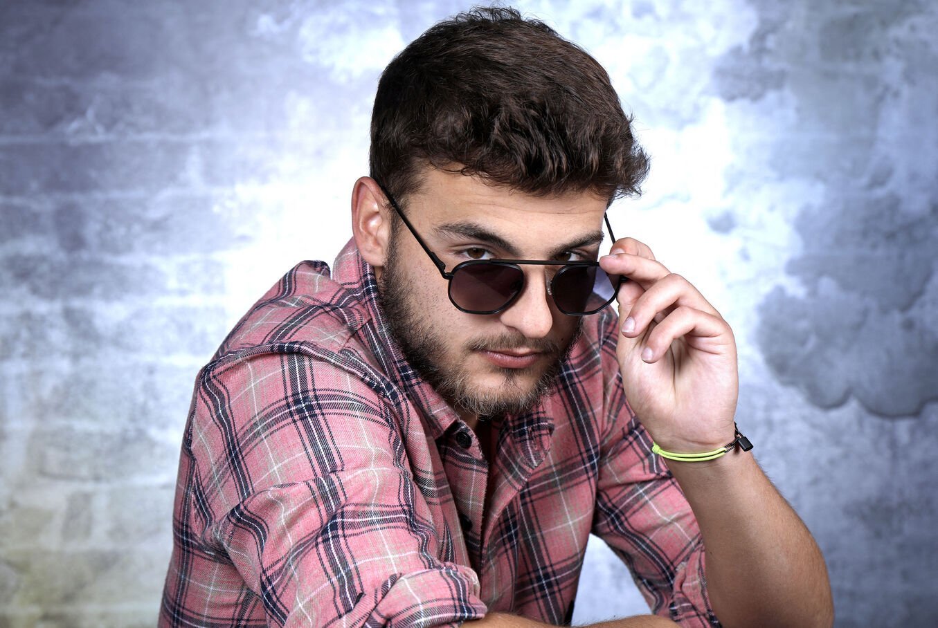 « Il n’a plus d’argent » : Simon Castaldi dément le piston de Benjamin Castaldi et révèle sa vérité sur la réussite