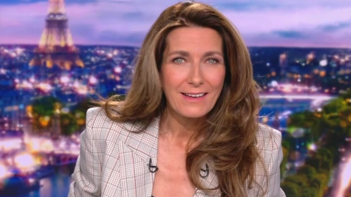 Anne-Claire Coudray rend hommage à Jacques Legros au JT de TF1
