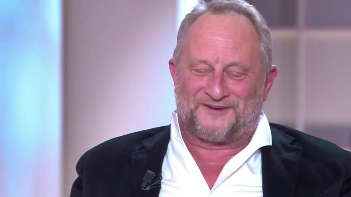 Benoît Poelvoorde : L'Anecdote Ivre et Drôle d'une Nuit Perdue sur l'Île de Groix