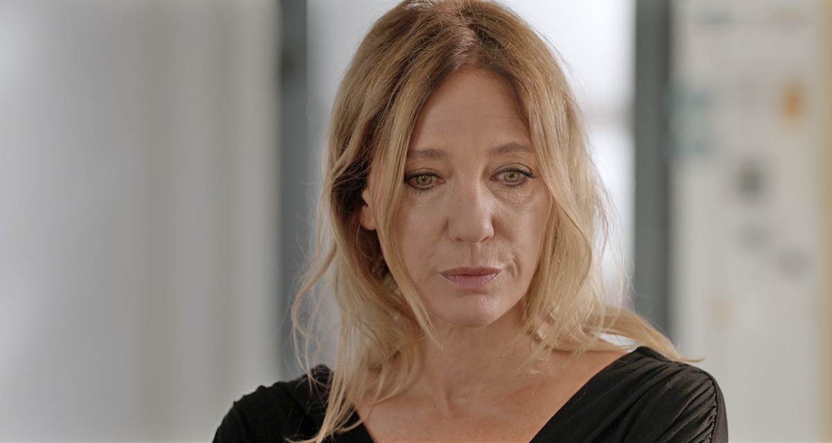 Un si grand soleil (Spoiler Novembre 2025) : Eve Vrille Complètement Après la Mise en Examen de Muriel pour le Meurtre d'Eliott